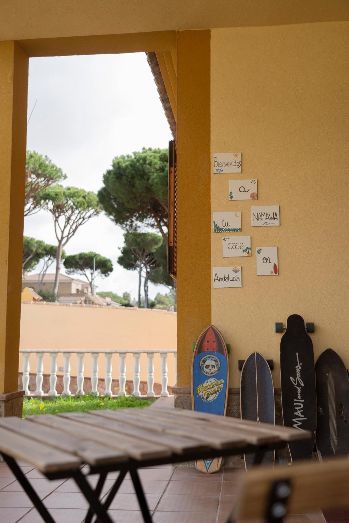 Namawa Surfhouse Hostel Chiclana de la Frontera Buitenkant foto
